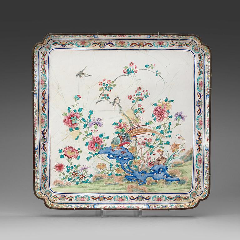 An enamel on copper tray, Qing dynasty, Qianlong (1736-95).