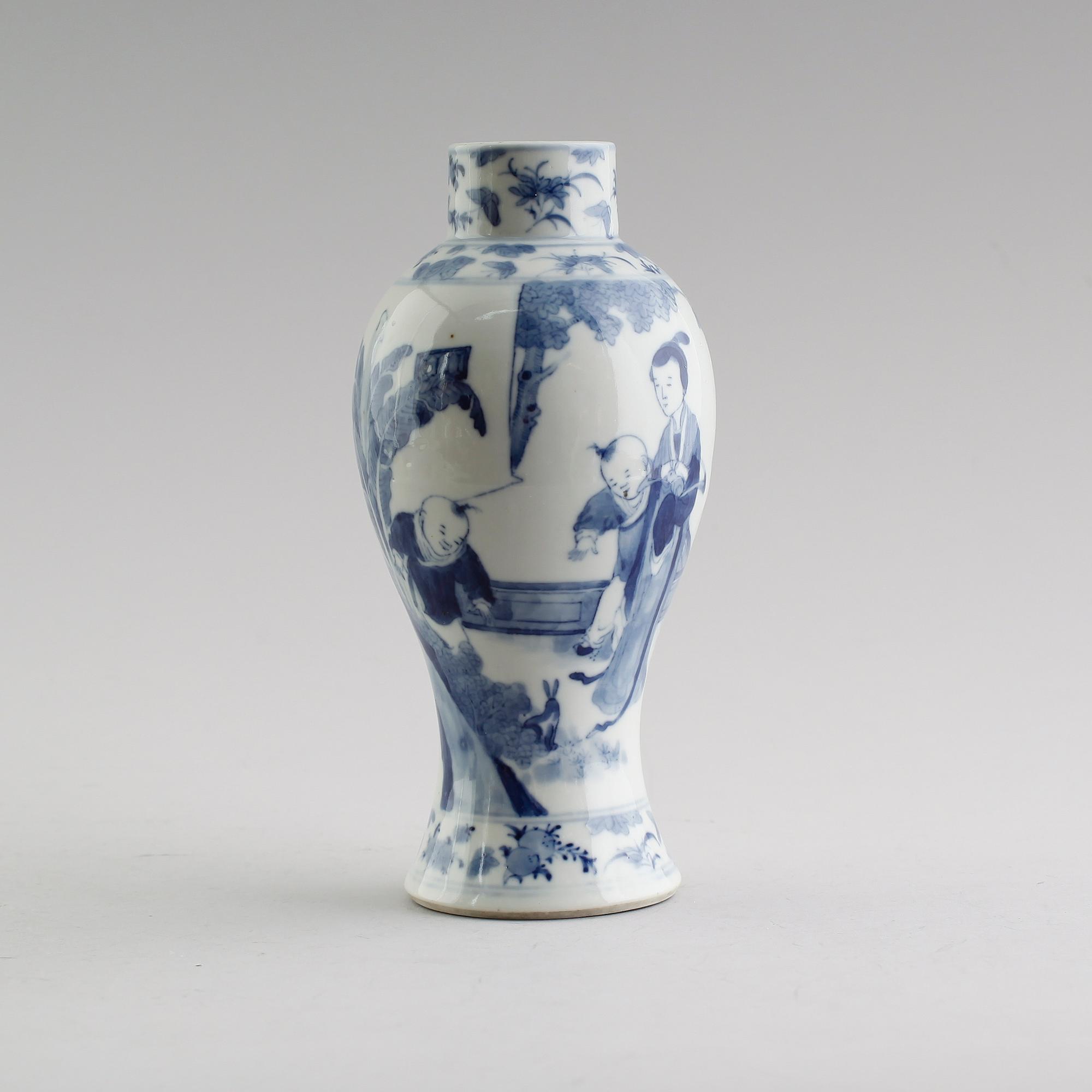 VAS, porslin, Kina, sannolikt 1800-tal.