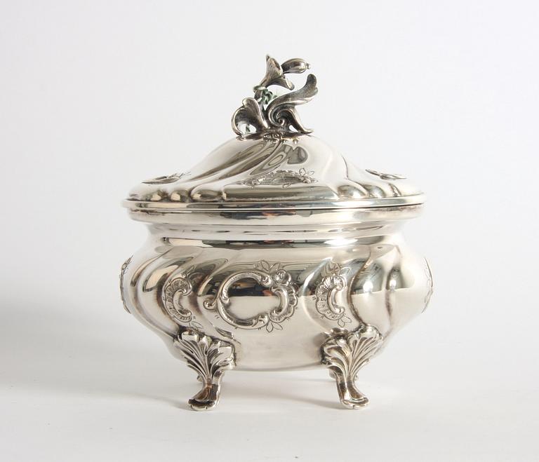 KAFFESERVIS, 3 delar, silver, rokokostil, C.G.H 1951-51.