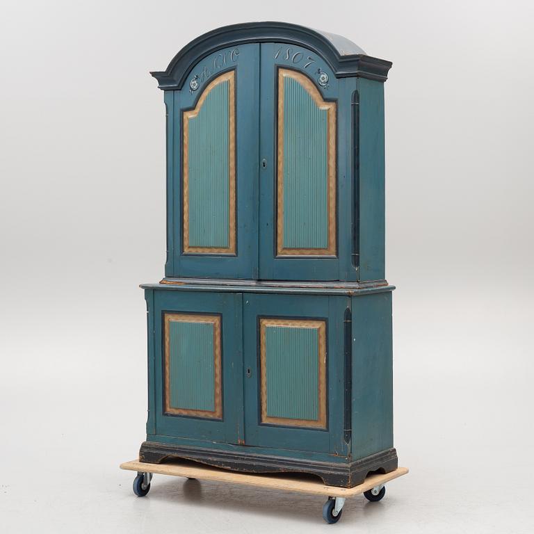 Skåp, allmoge, daterat 1807.