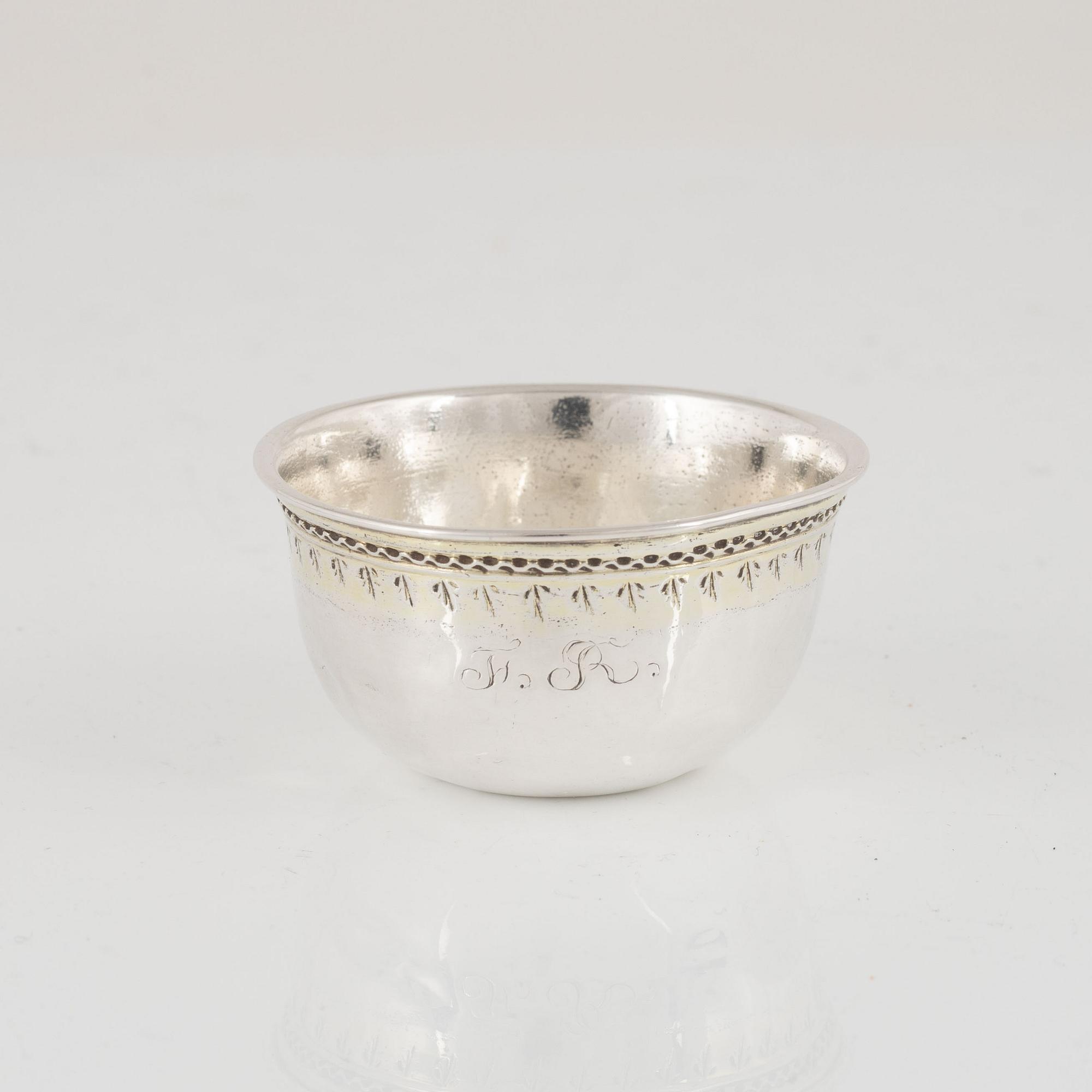 Erik Granroth, tumlare och sked, silver, Sala 1744 och 1748.