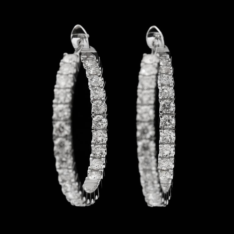 ÖRHÄNGEN, ett par, 18k vitguld med briljantslipade diamanter tot ca3,98ct. Vikt ca13g .