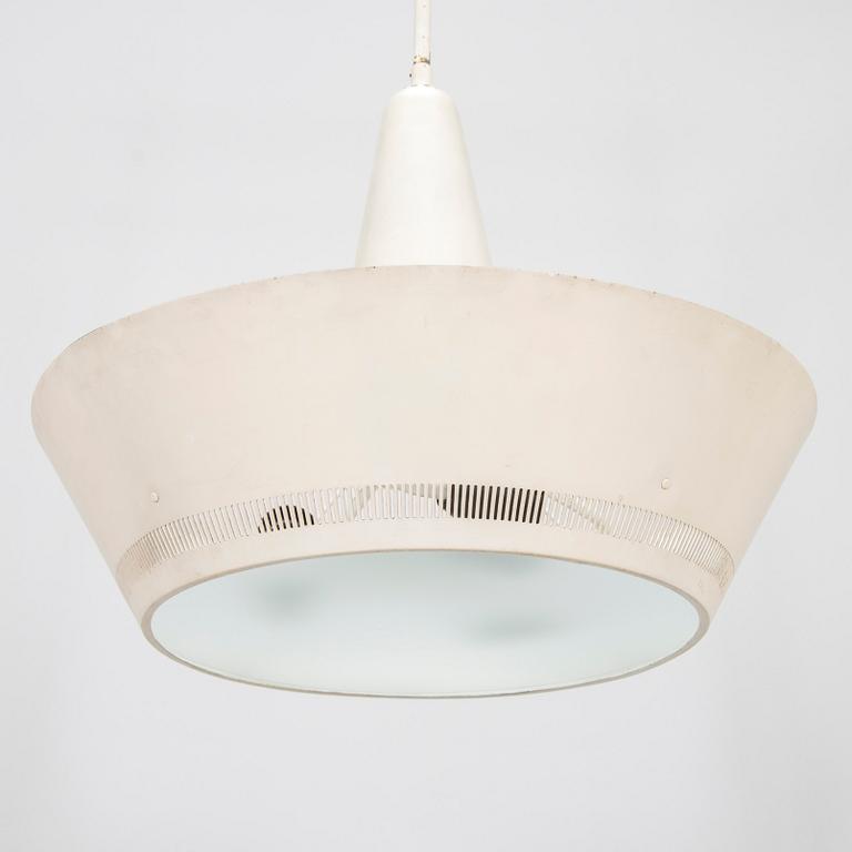 A mis 20th century pendant light for Itsu.