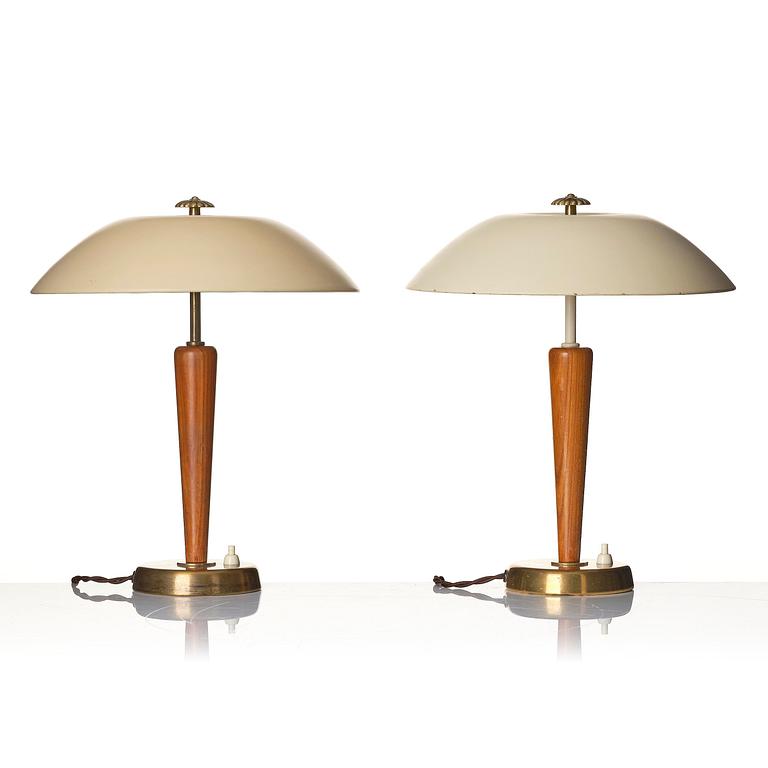 Bertil Brisborg, a set of two table lamps model "30330", Nordiska Kompaniet, 1940s.