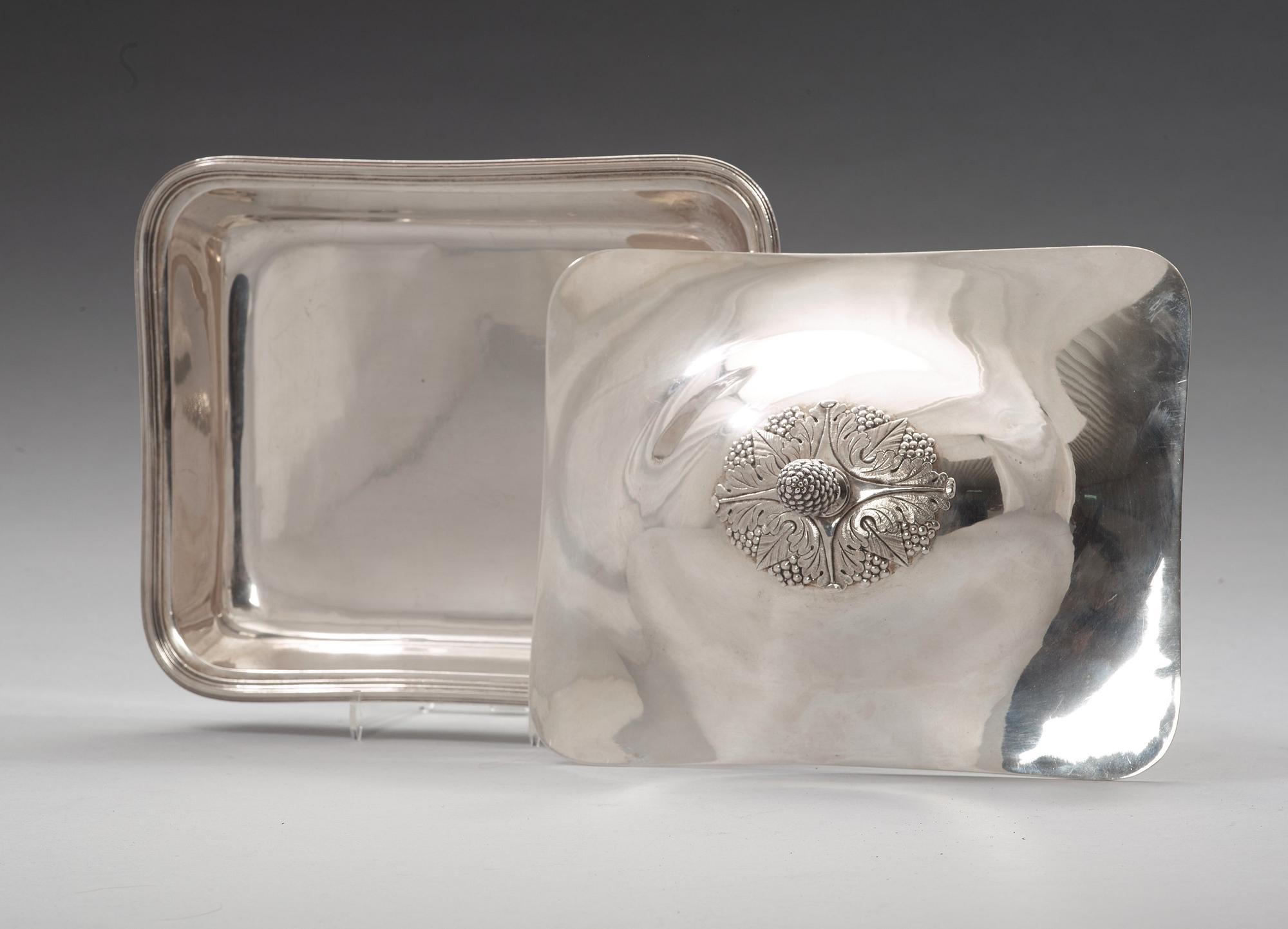 Petter Adolf Sjöberg, karotter med lock, ett par, silver, Stockholm 1820, empire.