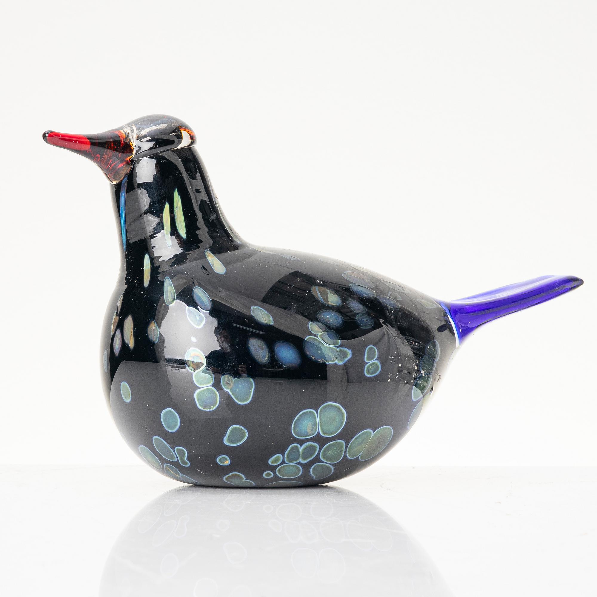 Oiva Toikka, a glass annual bird, Nuutajärvi, notsjö, iittala, Finland, 2003.