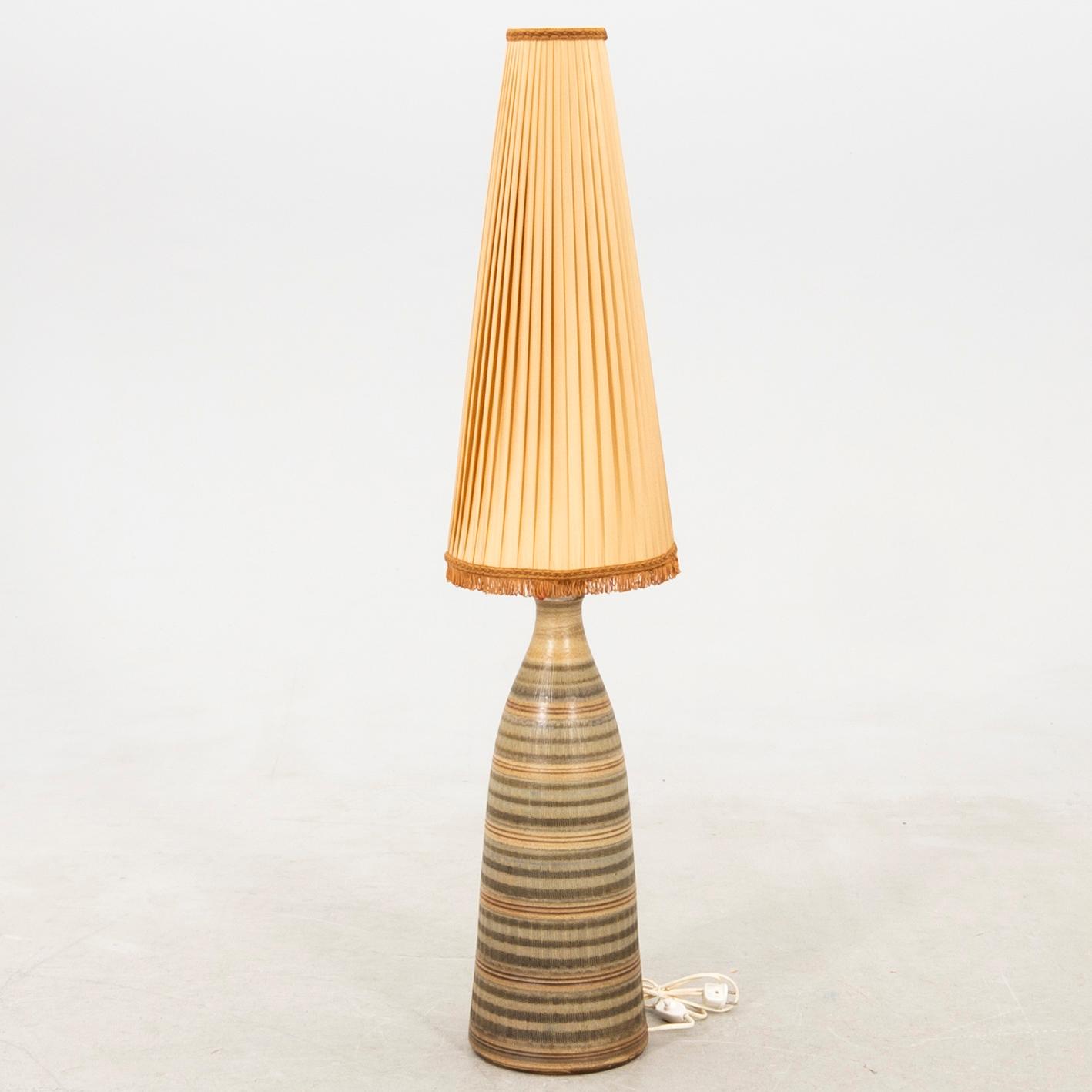 Golvlampa Wallåkra stengods 1900-talets mitt.