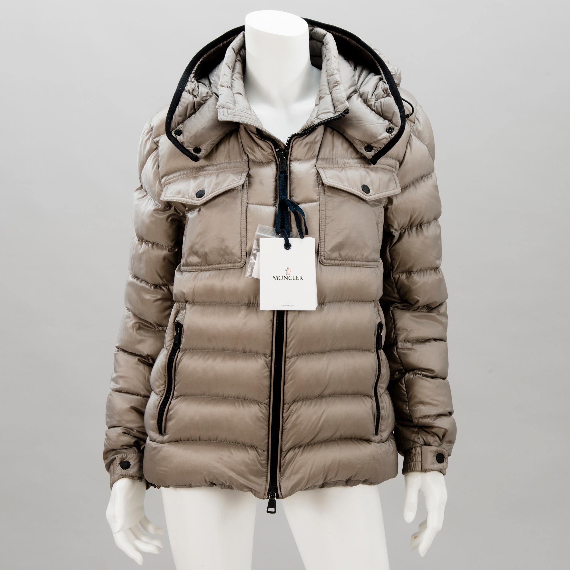 Moncler Edward Down JACKET in size 3. Bukowskis