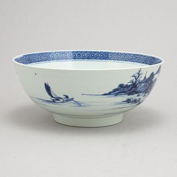 A blue and white punch bowl, Qing dynasty, Qianlong (1736-95).