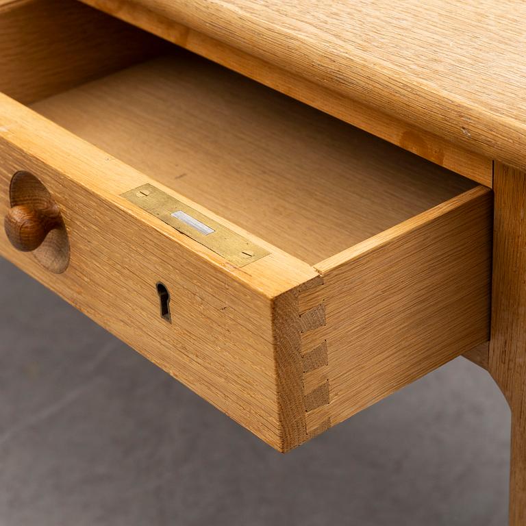 HANS J WEGNER, skrivbord med klaffar, AT-305, Andreas Tuck.