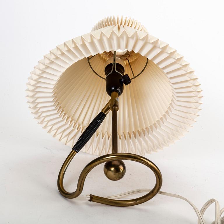 A "306" table lamp by Kaare Klint from the second half of the 20th century.