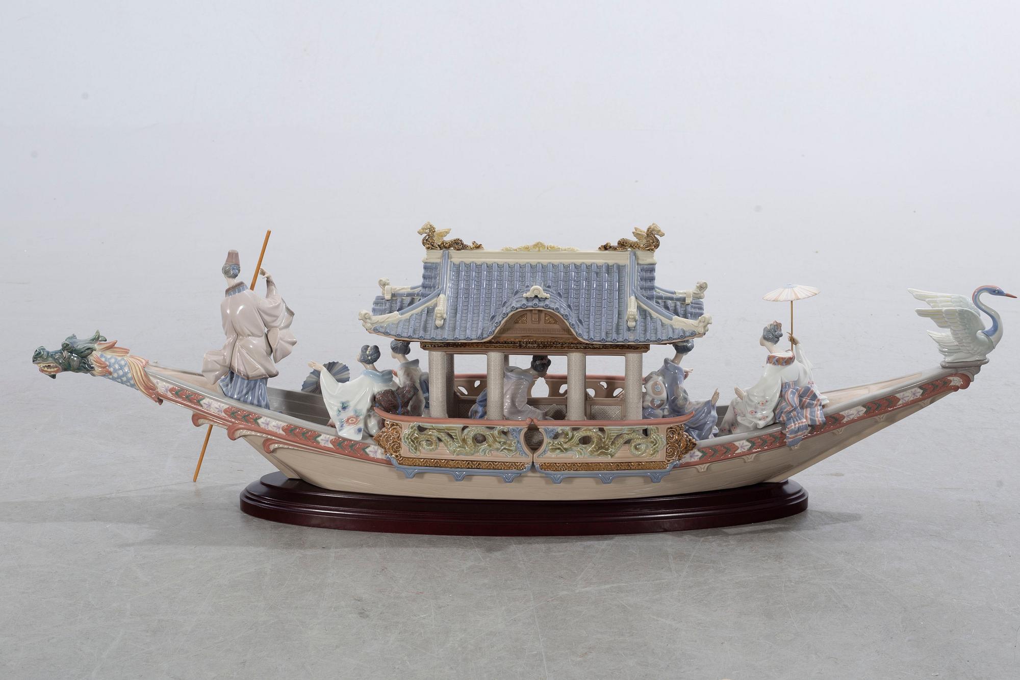 LLADRO, figurgrupp, kinesisk båt, Spanien, 1900-talets slut.