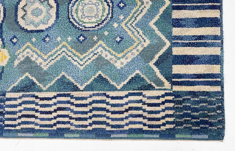 Margareta Sundbom Eichenholz, a knotted pile, 'Skogen och älven' carpet, Gävleborgs Läns Hemslöjdsförening, c. 710 x 384 cm.
