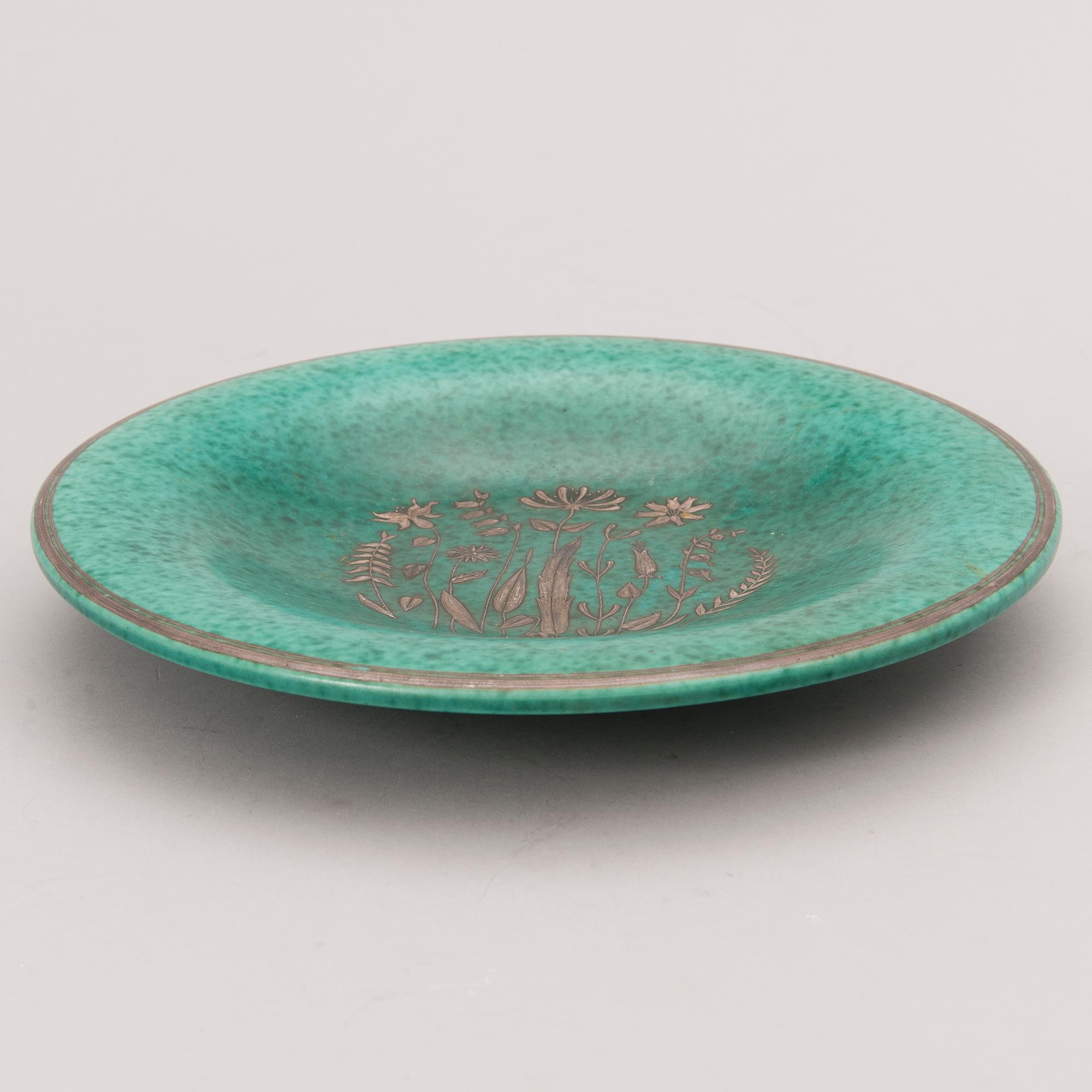 A stoneware dish of the Argenta-series for Gustavsberg, Sweden.