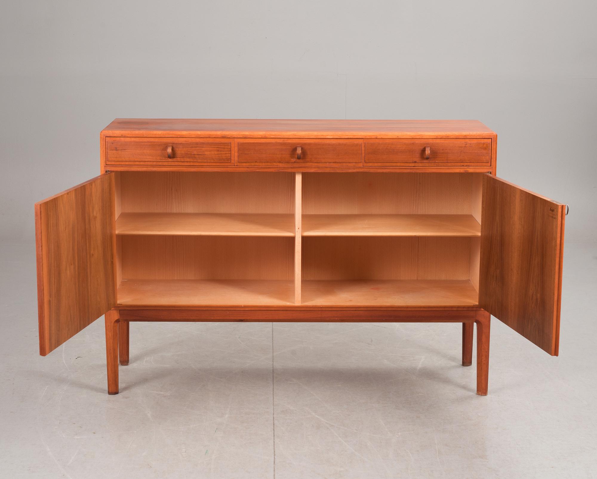 SIDEBOARD, Design Bertil Fridhagen för Bodafors, 1961.