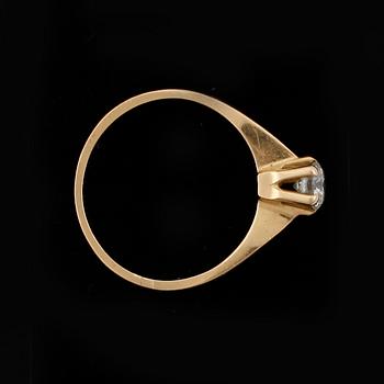RING, 18k guld, briljantslipad diamant, 0,36 ct. Vikt ca 2 g.