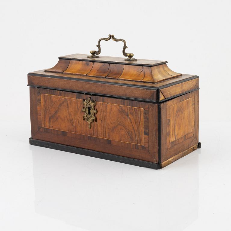 A tea caddy, 18th Century.