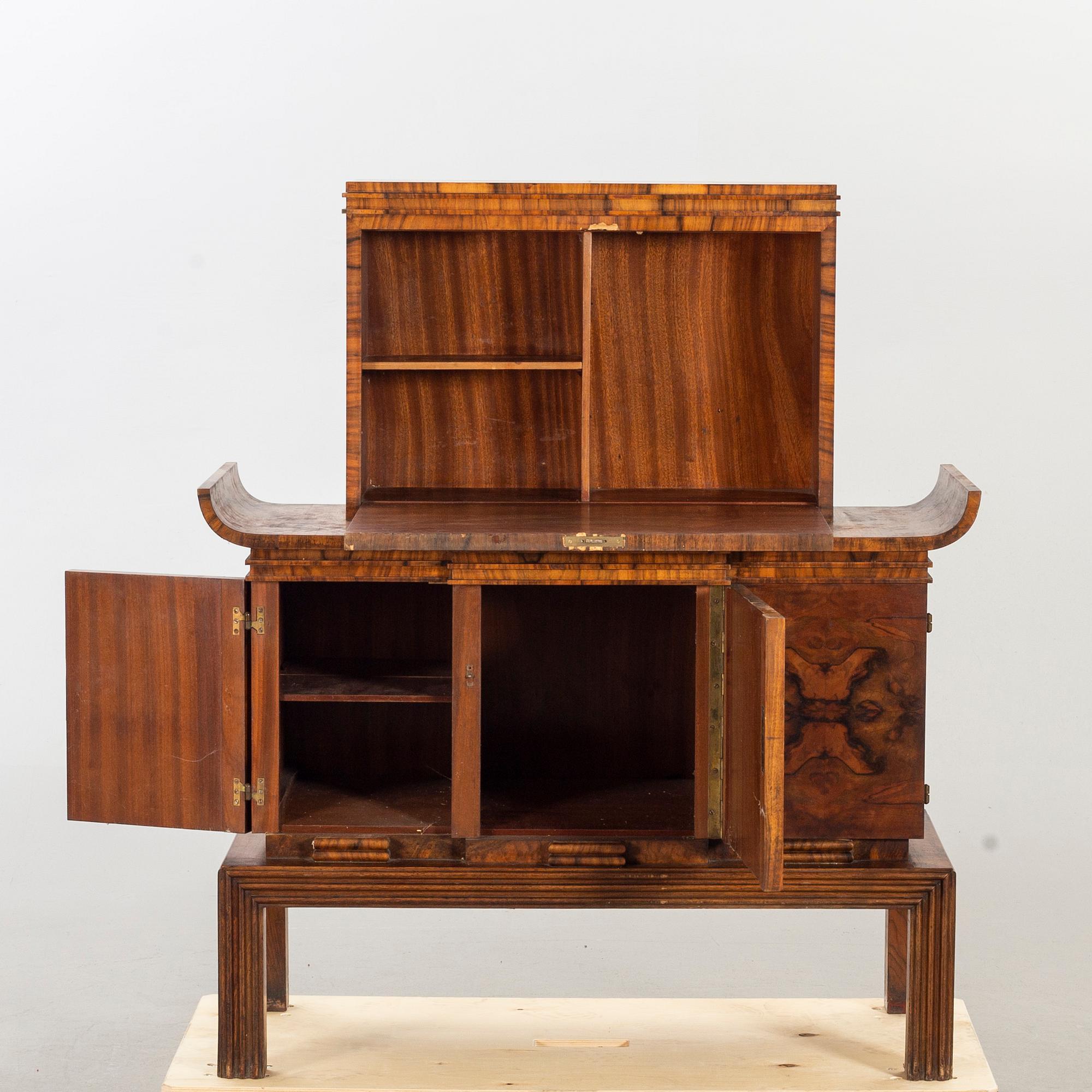 SIDEBOARD art deco Mellaneuropa 1940-tal.