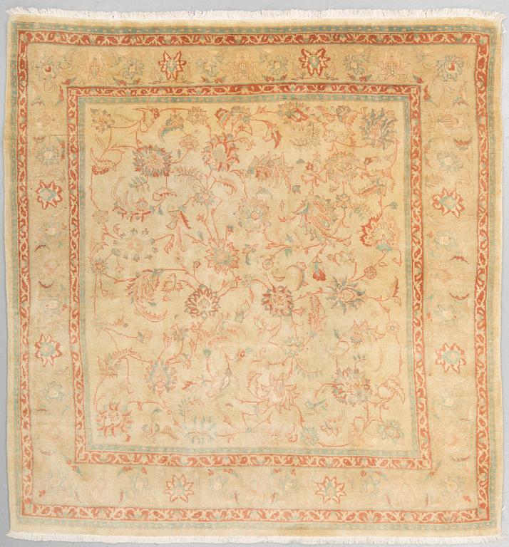 Matta Orientalisk, s.k. Ziegler design, ca 229 x 220,5 cm.