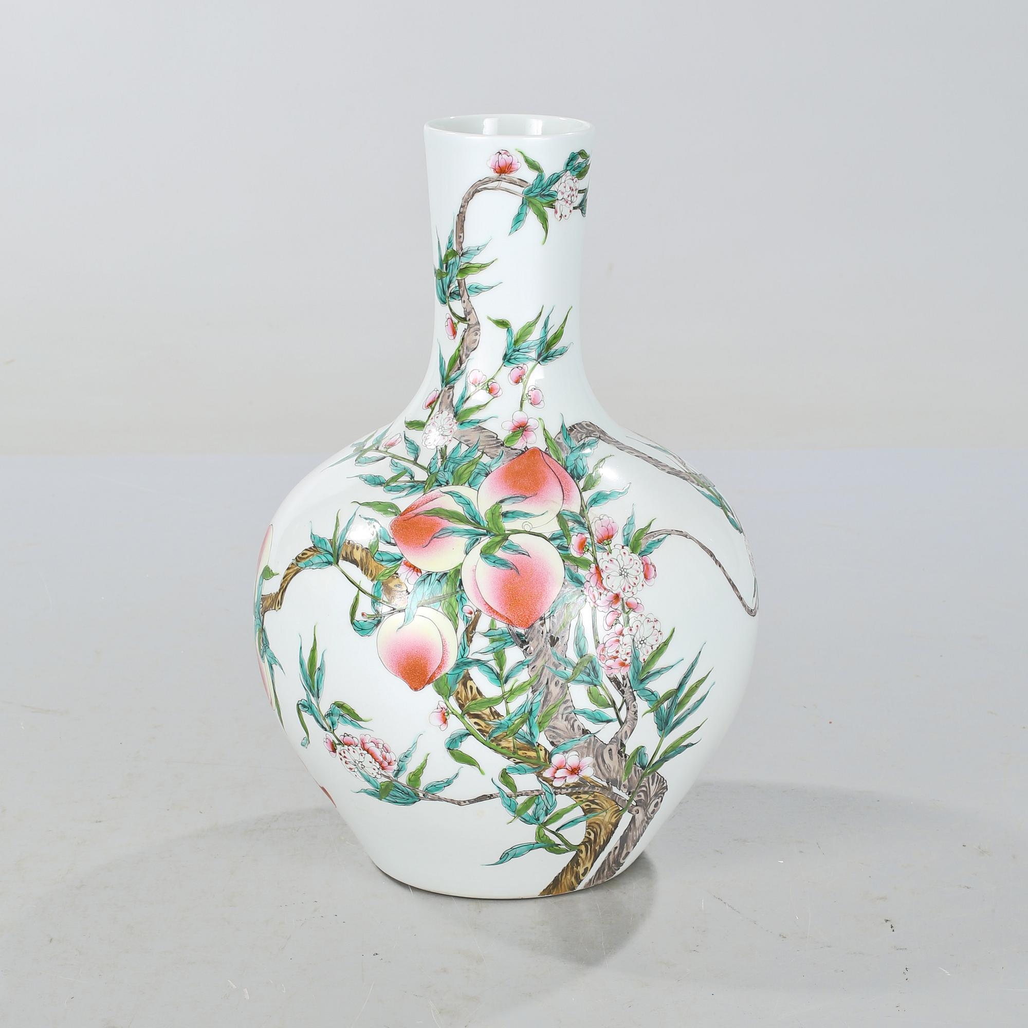 VAS, porslin, Kina, 1900-talets slut.