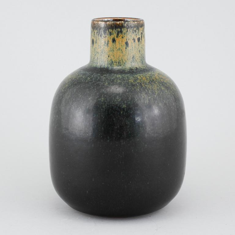 Unique stoneware vase by CARL-HARRY STÅLHANE, Rörstrand, signed, second half of the 20th century.