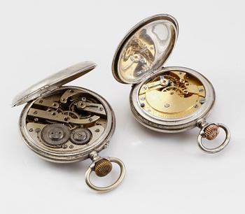 FICKUR, 2 st, silver, Longines samt en märkt Regulateur, 1900-talets första hälft.