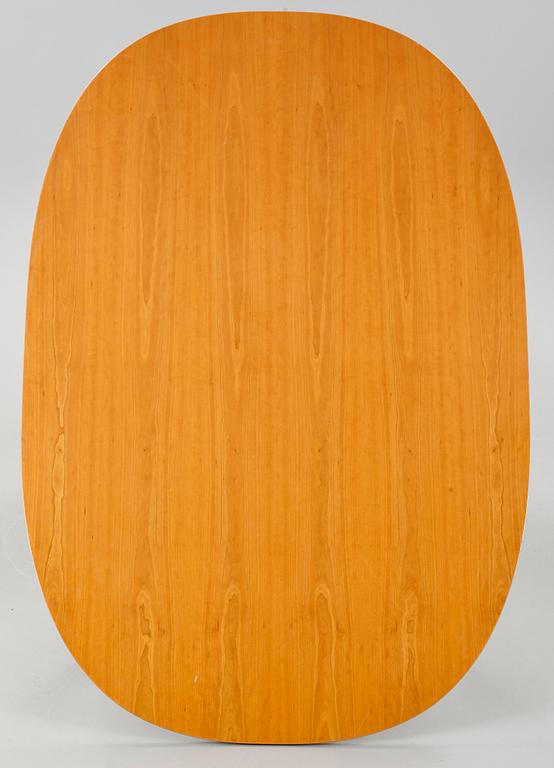 BORD, "Superellips", Bruno Mathsson och Piet Hein, för Fritz Hansen, 1900-talets slut.