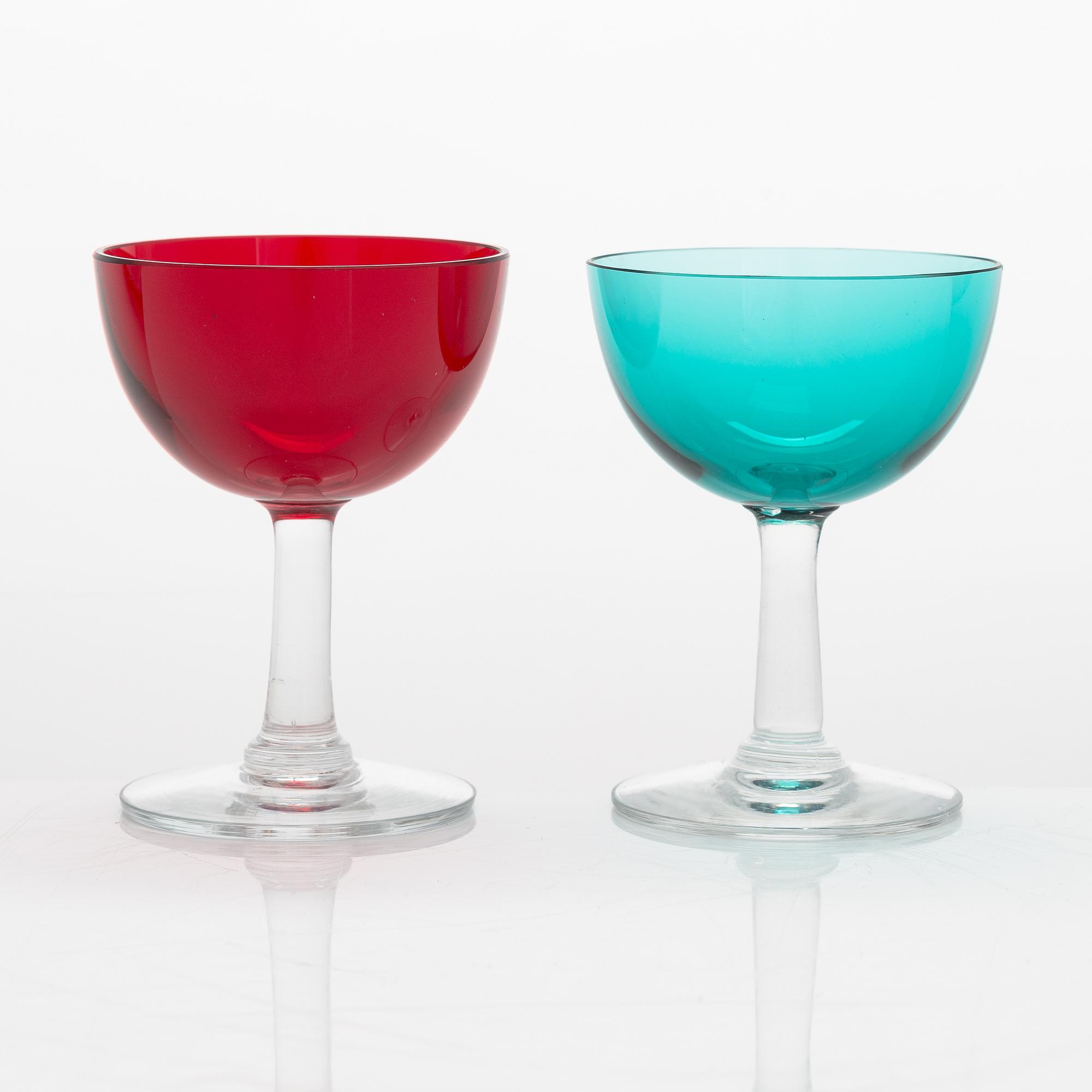 Saara Hopea, A set of eight liqueur glasses model 1125, Nuutajärvi, Finland.