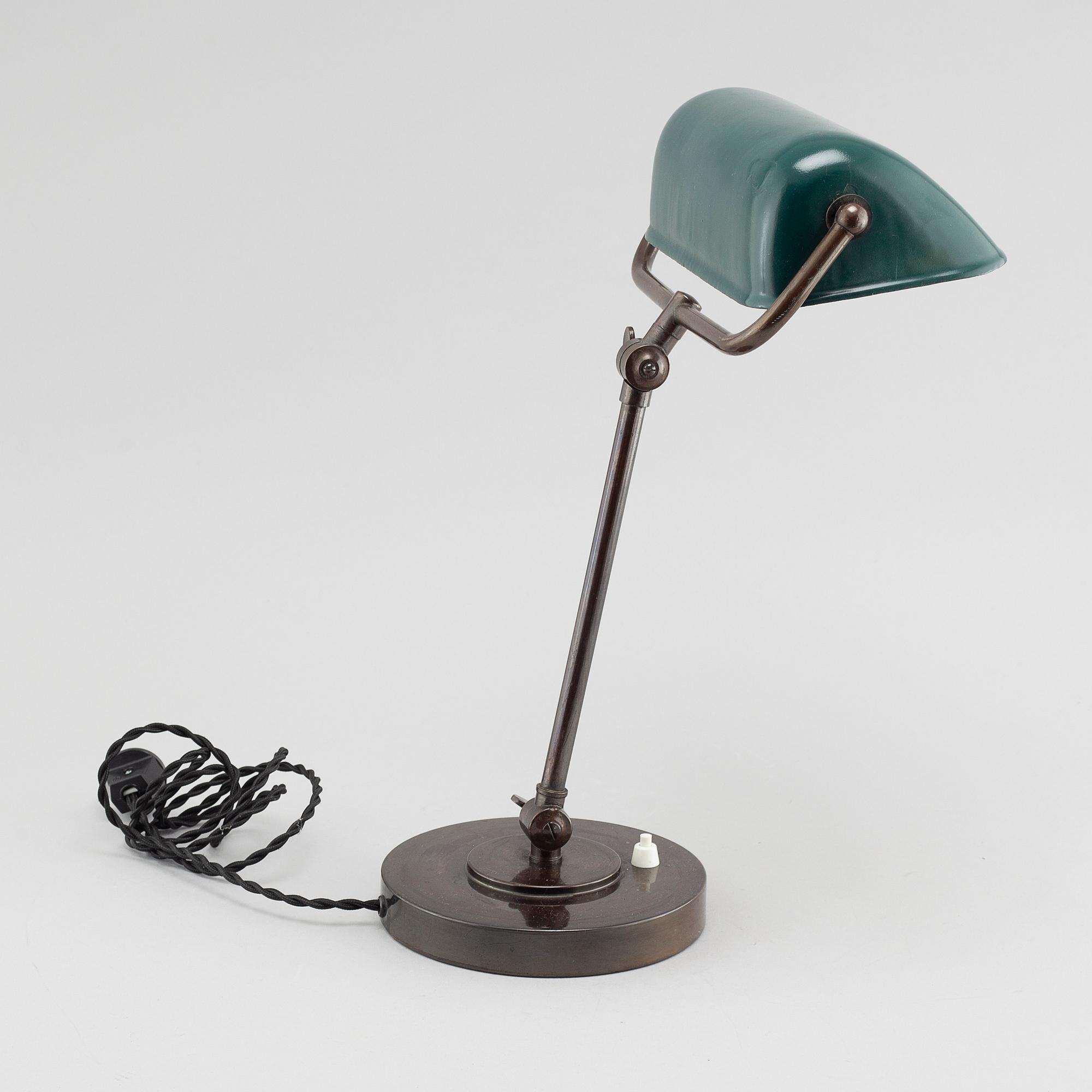 A mid 20th century table lamp.