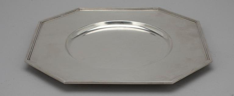 HOPEALAUTASTA, 12 kpl, sterling hopeaa. Lantz Tukholma 1973. Kokonaispaino n. 8,9 kg.