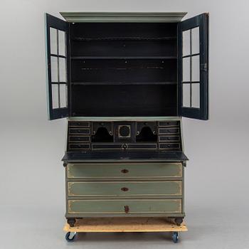 CUPBOARD, first half of the 19th century.