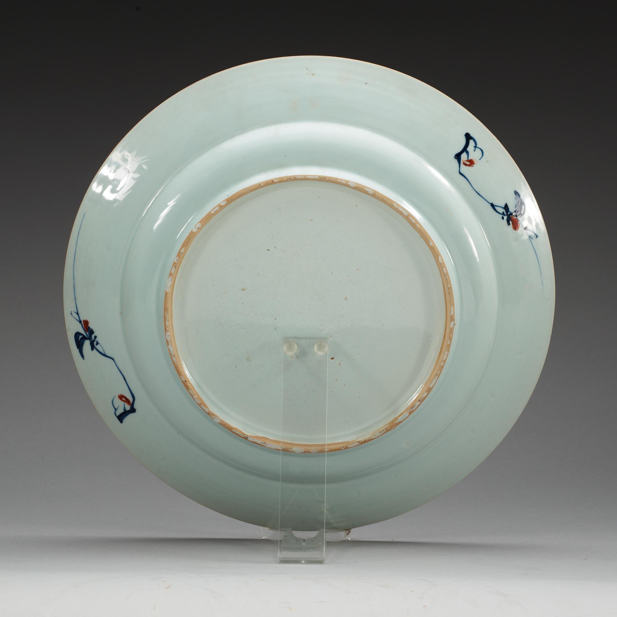 An imari-verte charger, Qing dynasty, Kangxi (1662-1722).