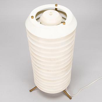 ILMARI TAPIOVAARA, golvlampa "Maija Mehiläinen" för Asko/Hienoteräs. Formgiven 1955.