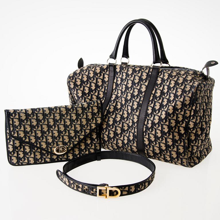 CHRISTIAN DIOR, KAKSI VINTAGE LAUKKUA JA VYÖ.