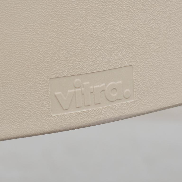 An 'Axess Plus Chair' by Antonio Citterio for Vitra.