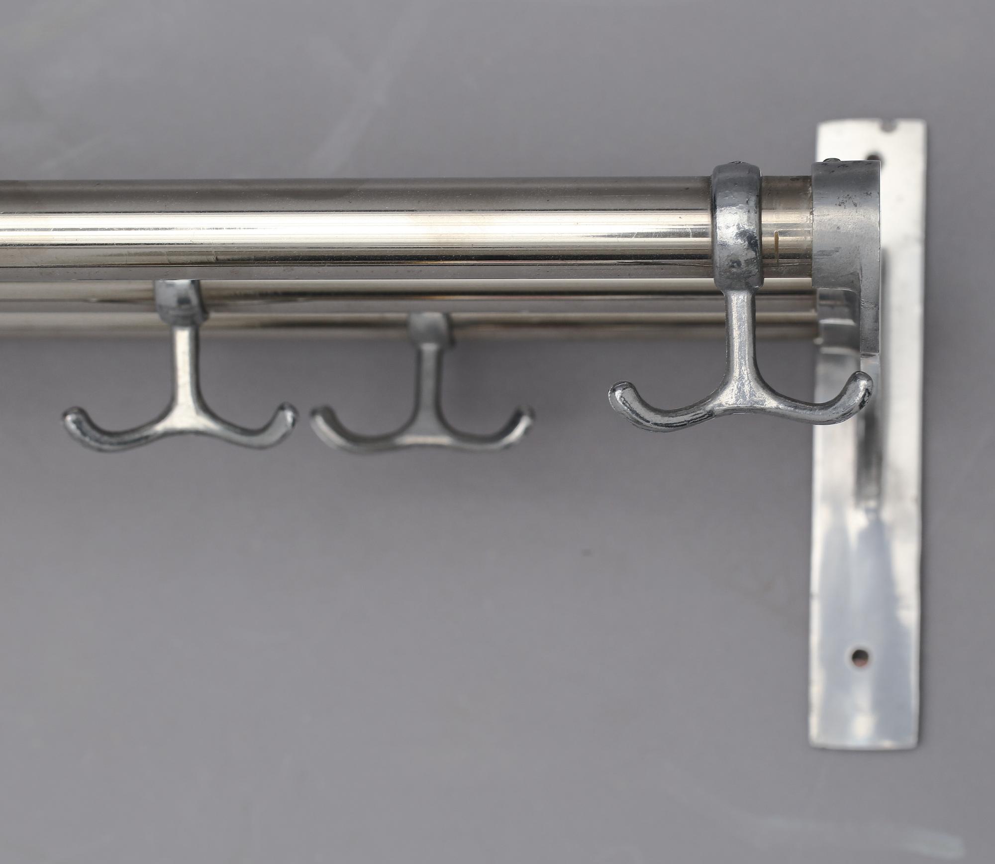 KLÄDHÄNGARE, 1900-tal.