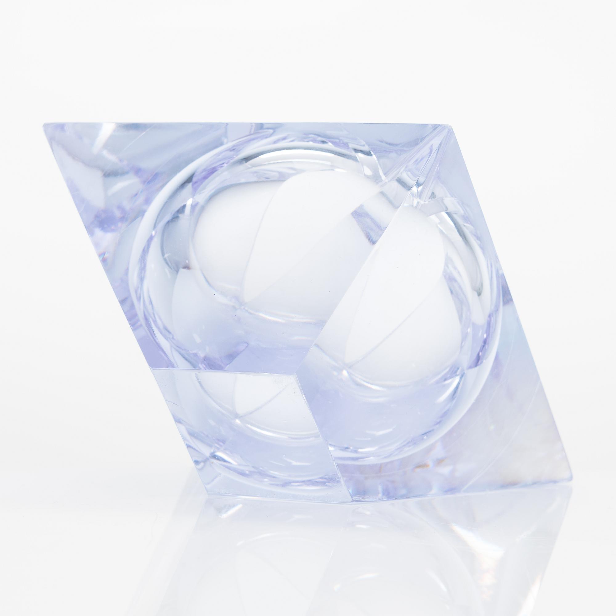 Nanny Still, an art glass, 'Prisma/Iceberg' signed Nanny Still Riihimäen Lasi OY.