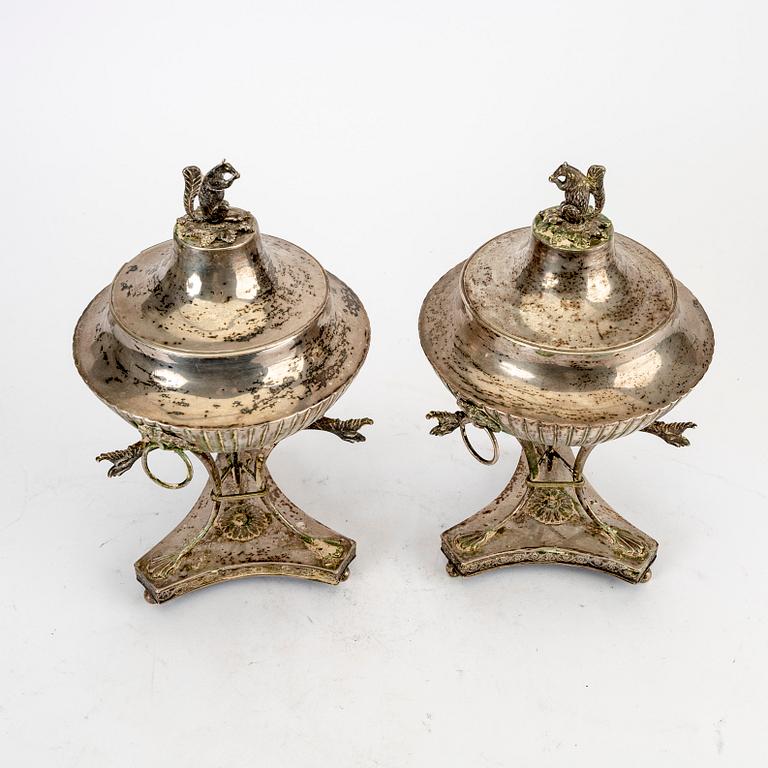 A Swedish 19th century set of two silver suger bowls mark of M Fryberg Jönköping 1816, total weight 922 grams.