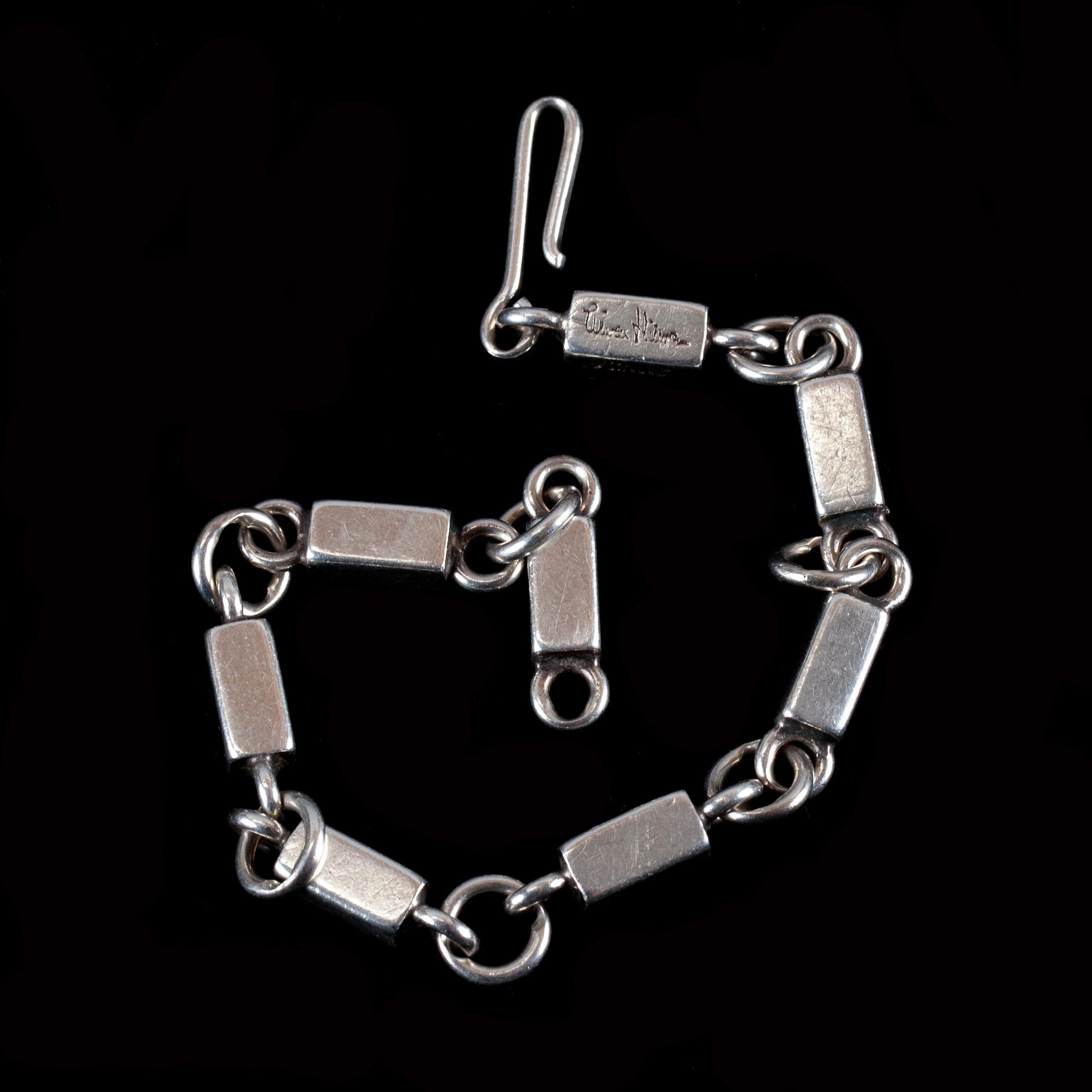 ARMBAND, sterling silver. Wiwen Nilsson, Lund, 1946. Vikt 26 g.