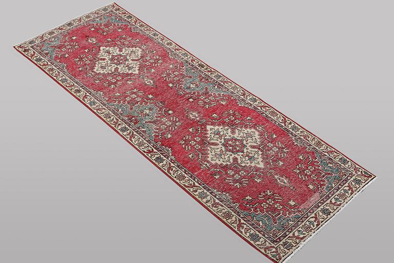 A runner carpet, Persian, Vintage Design, ca 229 x 75 cm.