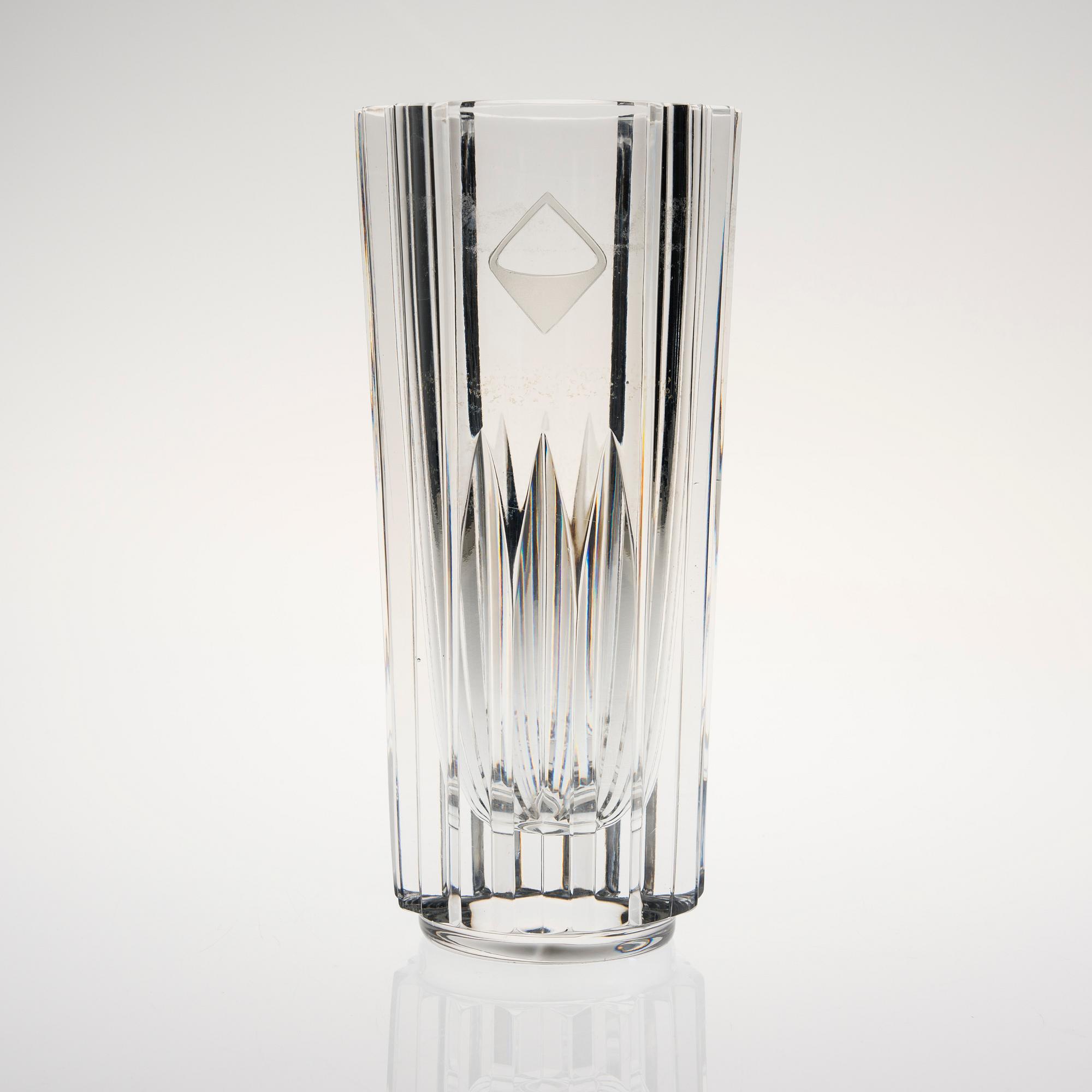 VAS, glas, signerad "Aimo Okkolin Riihimäenlasi Oy".