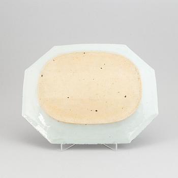 STEKFAT, kompaniporslin. Qingdynastin, Qianlong (1736-95).