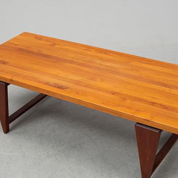 ILLUM WIKKELSÖ, soffbord "ML 115" Mikael Laursens møbelsnedkeri, 1900-talets andra hälft.