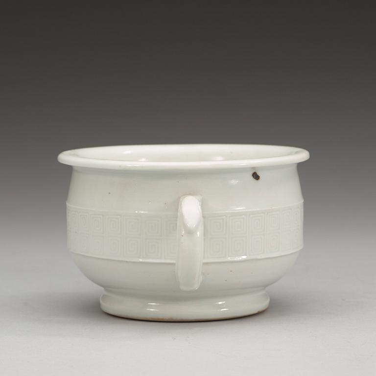 RÖKELSEKAR, blanc de chine. Qing dynastin (1644-1912), med hallmärke botten.