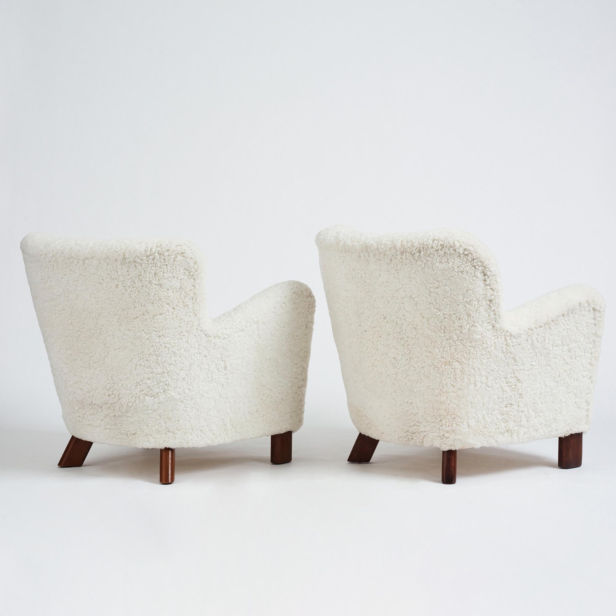 Fritz Hansen, a pair of "1669", easy chairs, Denmark 1940's.