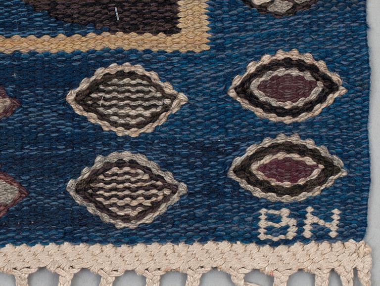 CARPET. "Snäckorna". Tapestry weave (gobelängteknik). 224,5 x 154 cm. Signed AB MMF BN.