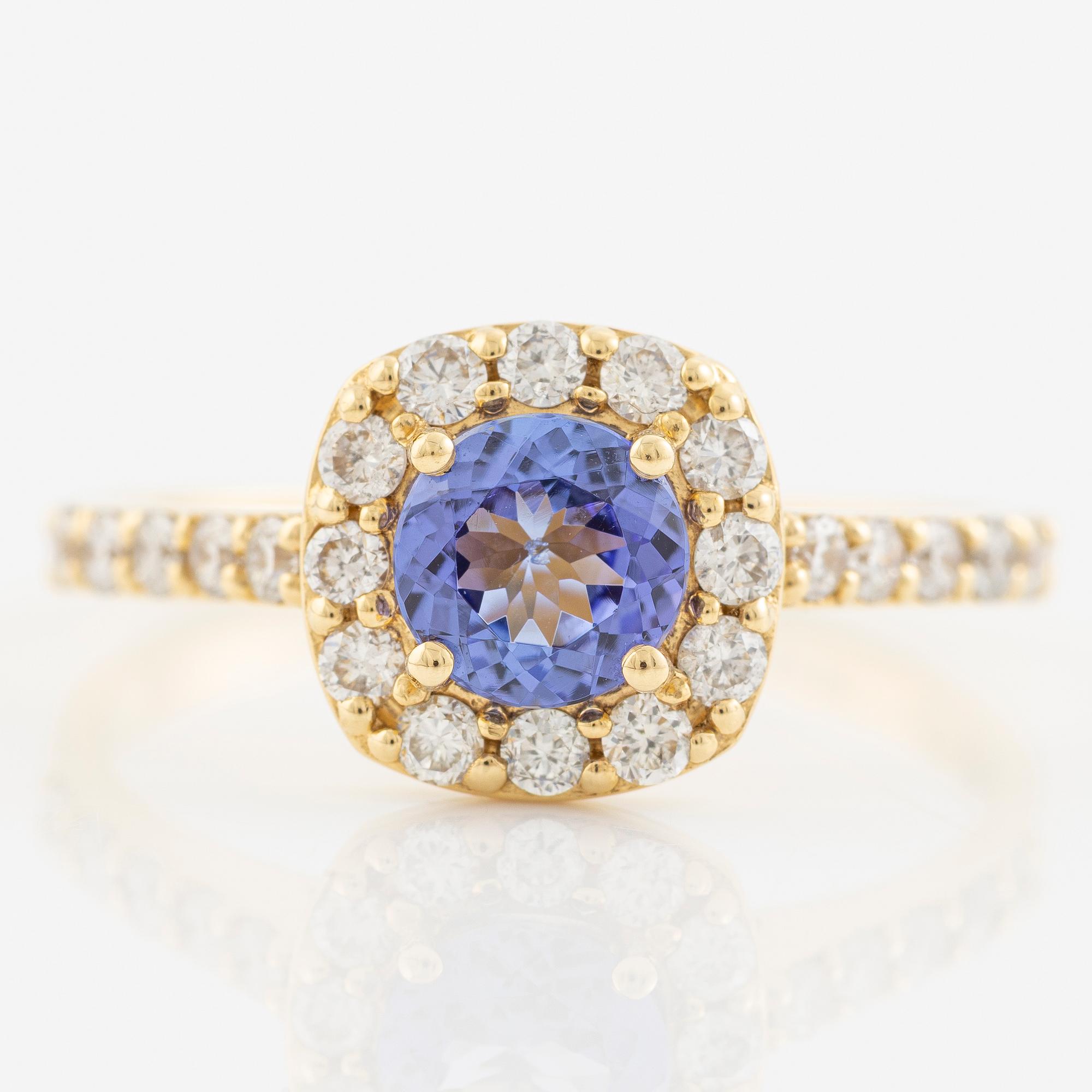 Ring in 18K gold with tanzanite and brilliant-cut diamonds.