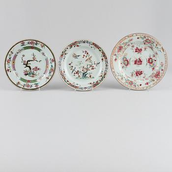 TALLRIKAR, 3 st, porslin, Kina, 1700-tal.