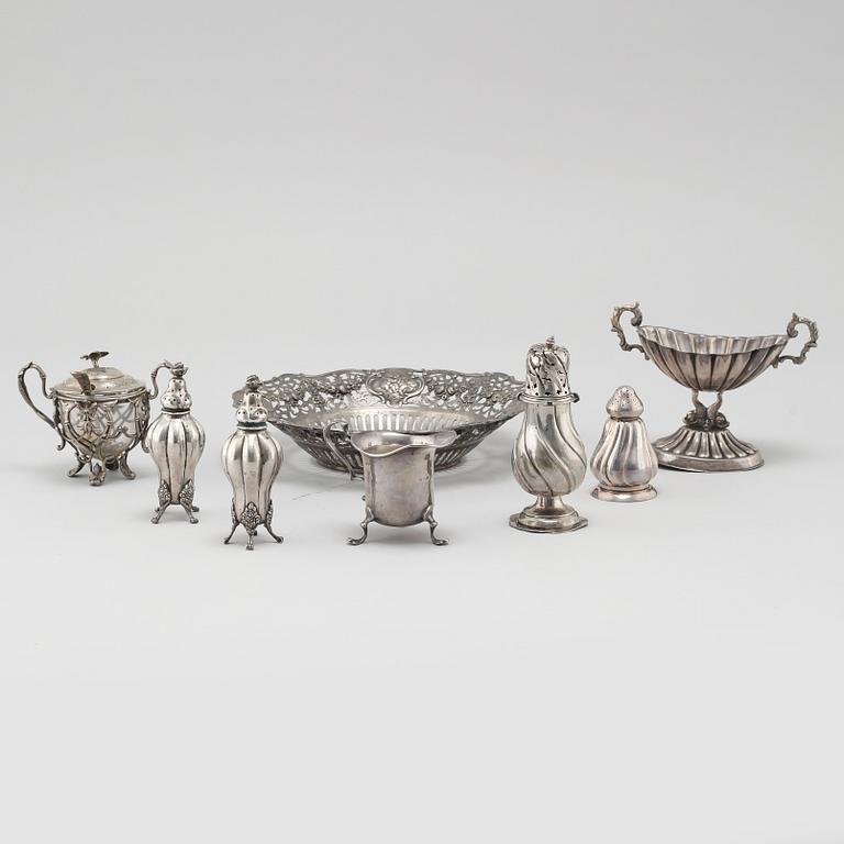 Eight pcs of silver, 19th and 20th century.