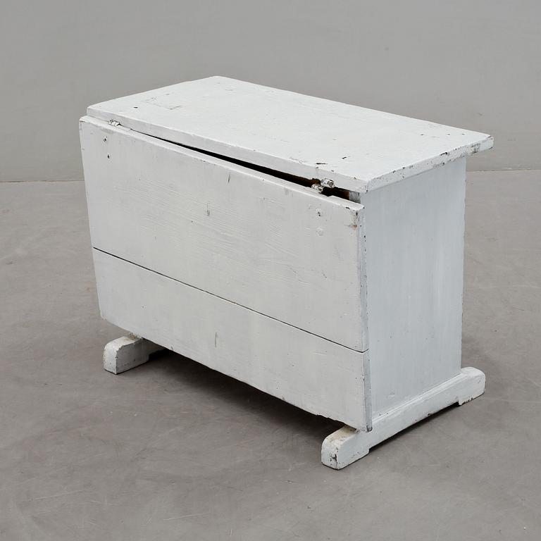 BYRÅ / BORD, 1800.